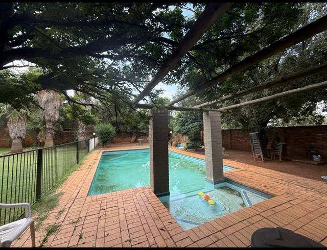 3 BEDROOM HOUSE FOR SALE IN VANDERBIJLPARK SW 5